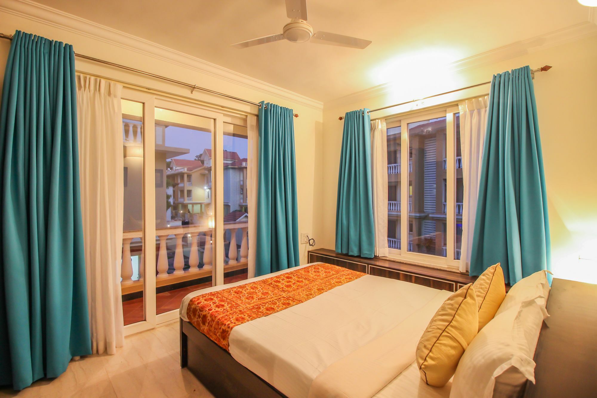 Oyo 10801 Home Pool View 2Bhk Siolim Exterior photo