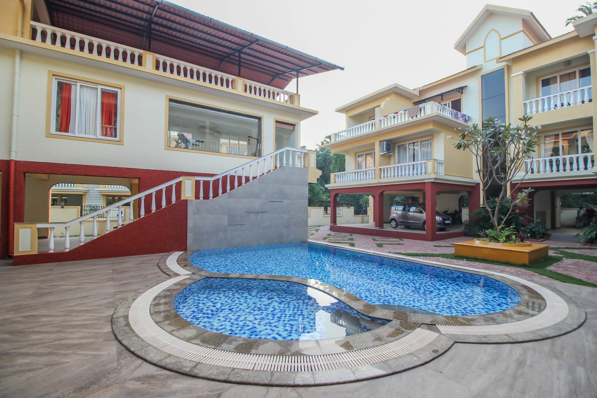 Oyo 10801 Home Pool View 2Bhk Siolim Exterior photo
